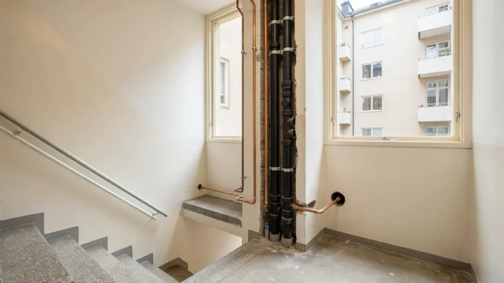 stambyte och stamrenovering i flerbostadshus i midsommarkransen liljeholmen 1392